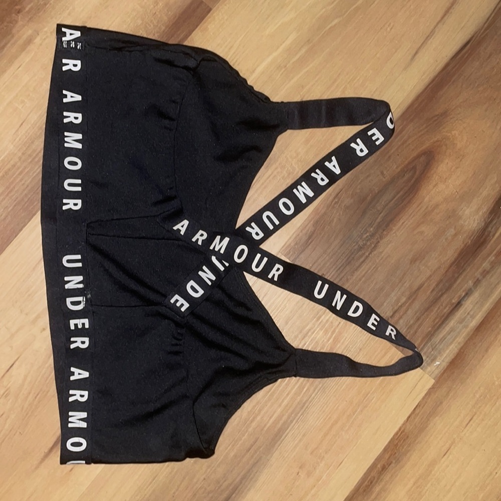 Black Under Armor Sports Bra. XL